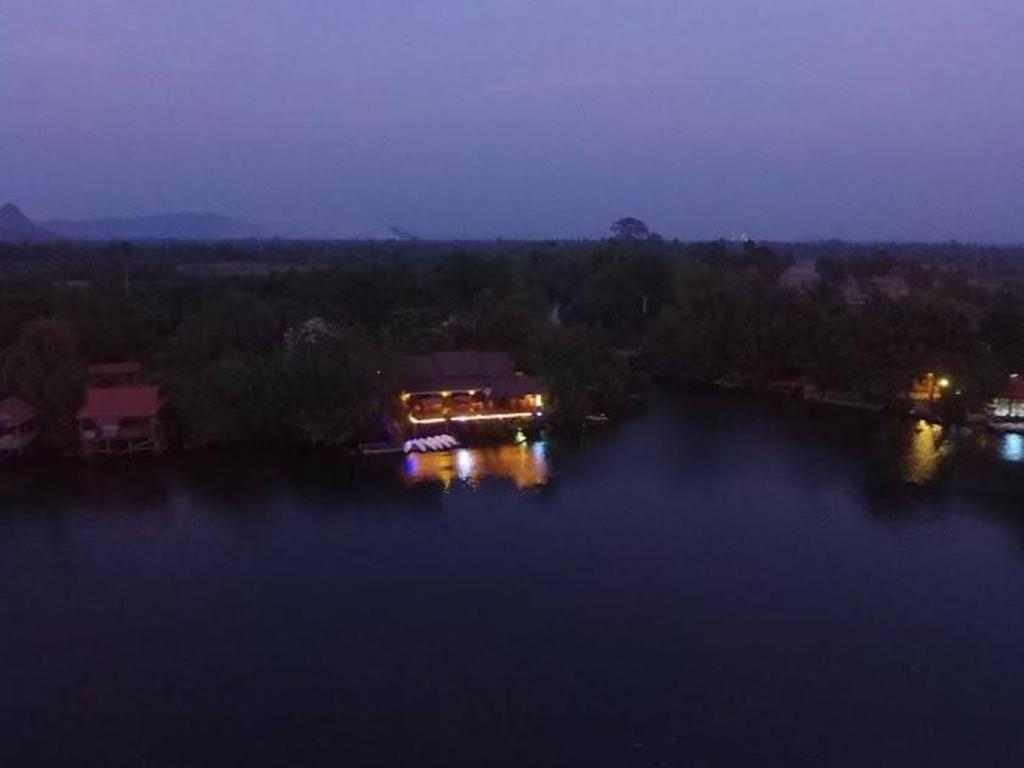 Koh Rong Boutique Wooden Hotel Exterior photo